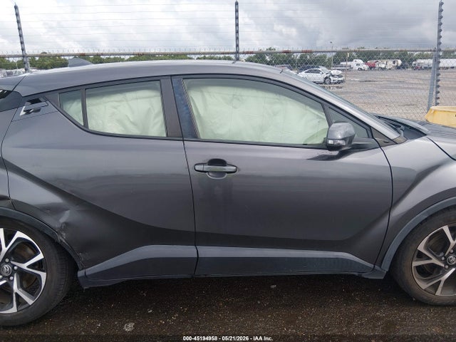 JTNKHMBX2K1030841 Toyota C-HR XLE