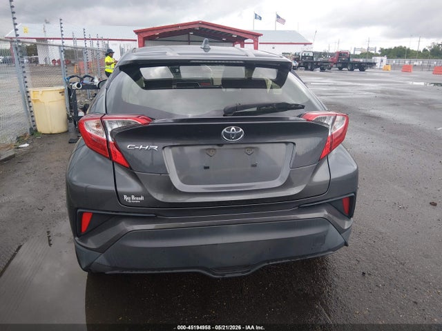 JTNKHMBX2K1030841 Toyota C-HR XLE