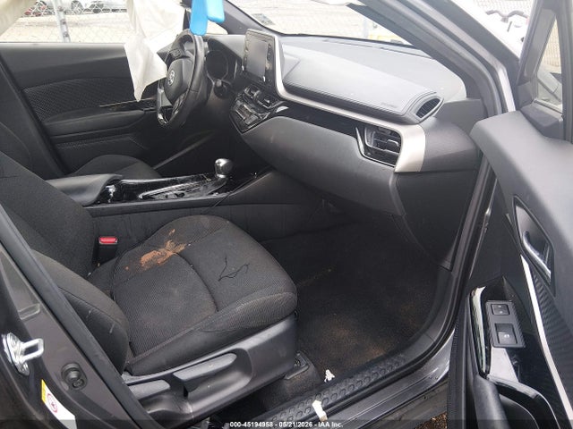 JTNKHMBX2K1030841 Toyota C-HR XLE