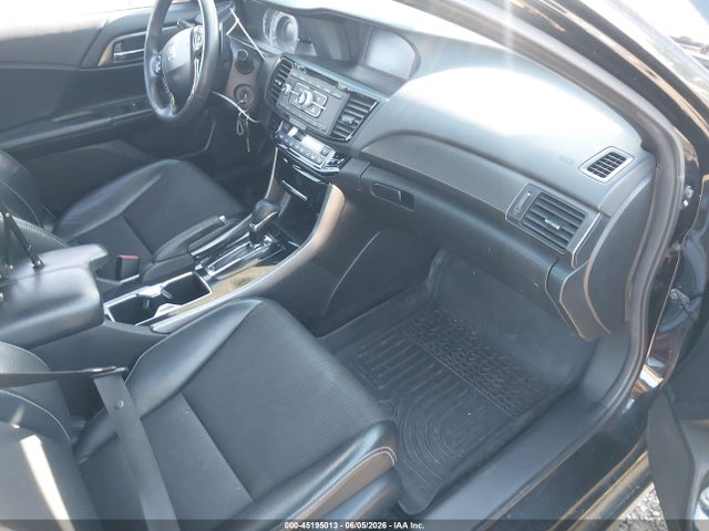 45195013 :رقم المزاد ، 1HGCR2F58HA142167 vin ، 2017 Honda Accord Sport مزاد بيع