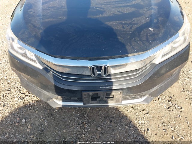 45195013 :رقم المزاد ، 1HGCR2F58HA142167 vin ، 2017 Honda Accord Sport مزاد بيع