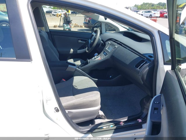 Toyota Prius Two 2015 JTDKN3DU9F1972711 Image 5