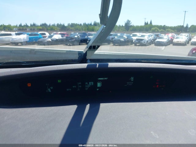 Toyota Prius Two 2015 JTDKN3DU9F1972711 Image 7