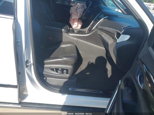 45195035 :رقم المزاد ، 1GYS4DKJ0KR221987 vin ، 2019 Cadillac Escalade Platinum مزاد بيع