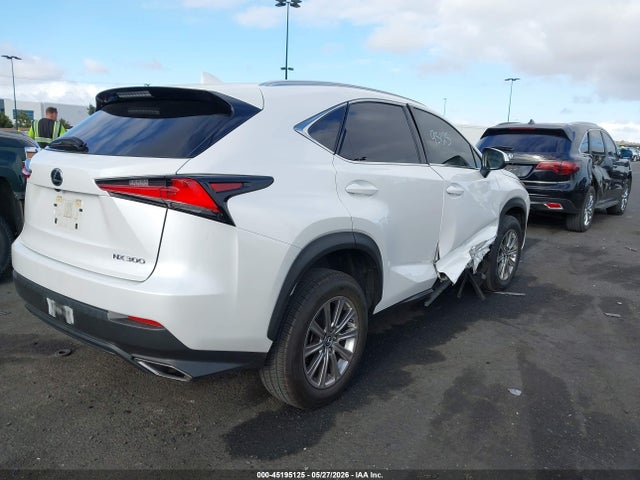 Lexus NX 300 2021 JTJDARBZXM5027713 Image 4