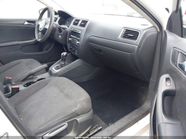 Продаж на аукціоні авто 2013 Volkswagen Jetta 2.0l S, vin: 3VW2K7AJ6DM363664, номер лоту: 45195164