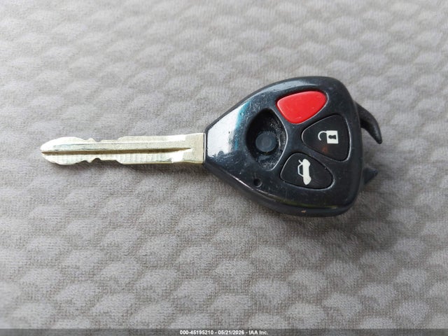 45195210 :رقم المزاد ، 4T4BF3EK4BR205465 vin ، 2011 Toyota Camry Le مزاد بيع