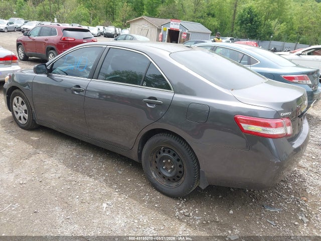 45195210 :رقم المزاد ، 4T4BF3EK4BR205465 vin ، 2011 Toyota Camry Le مزاد بيع