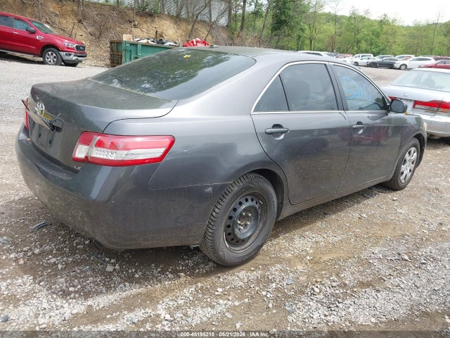 45195210 :رقم المزاد ، 4T4BF3EK4BR205465 vin ، 2011 Toyota Camry Le مزاد بيع