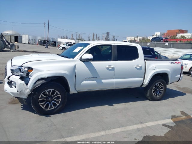 Aukcja sprzedaży 2022 Toyota Tacoma Double Cab/sr/sr5/trd Sport/trd Off Road/trd Pro, vin: 3TMCZ5ANXNM471135, numer aukcji: 45195231