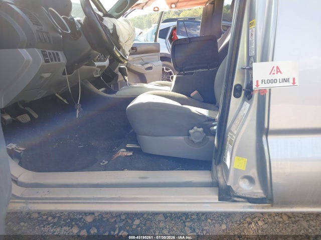 Продажа на аукционе авто 2015 Toyota Tacoma, vin: 5TFUX4EN0FX033847, номер лота: 45195261