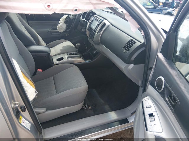Продажа на аукционе авто 2015 Toyota Tacoma, vin: 5TFUX4EN0FX033847, номер лота: 45195261