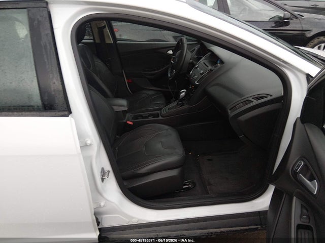 2015 Ford Focus Se მანქანა იყიდება აუქციონზე, vin: 1FADP3K29FL283640, აუქციონის ნომერი: 45195371