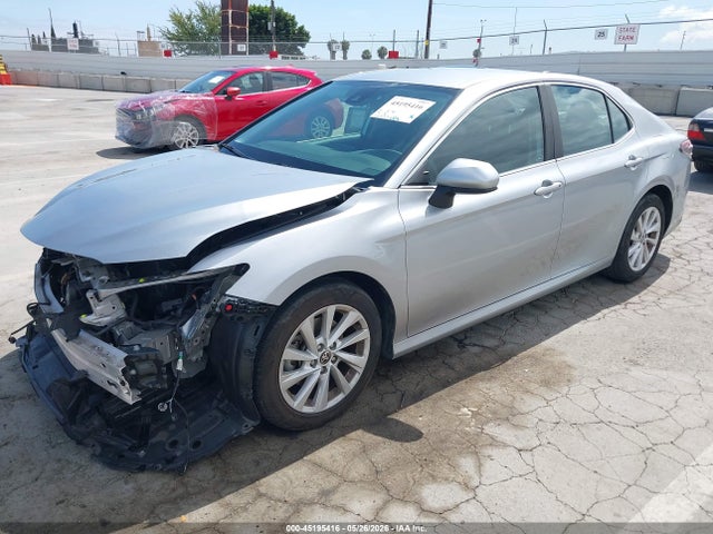 Toyota CAMRY LE 2022 4T1C11AK4NU682053 Image 2