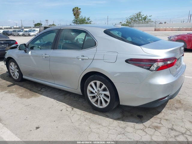 Toyota CAMRY LE 2022 4T1C11AK4NU682053 Image 3