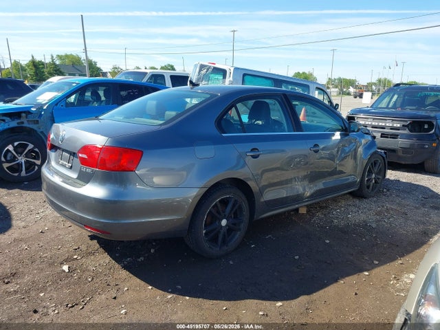 45195707 :رقم المزاد ، 3VWLP7AJ1DM401226 vin ، 2013 Volkswagen Jetta 2.5l Sel مزاد بيع