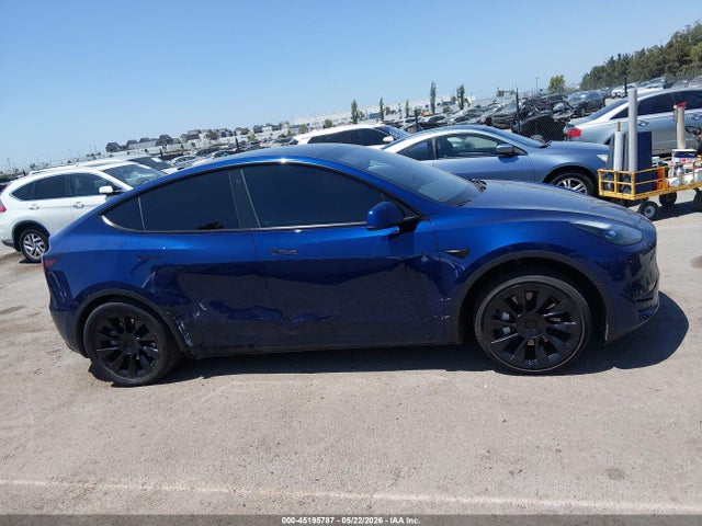 Продаж на аукціоні авто 2023 Tesla Model Y Awd/long Range Dual Motor All-wheel Drive, vin: 7SAYGDEE7PF766980, номер лоту: 45195787