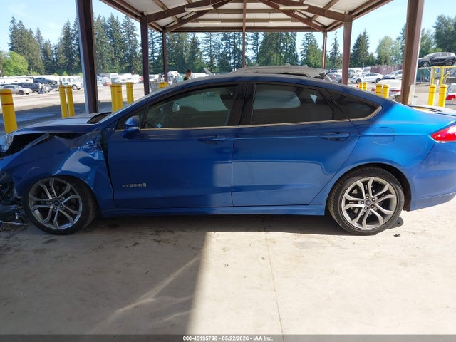 3FA6P0LUXHR183039 Ford Fusion Hybrid Se