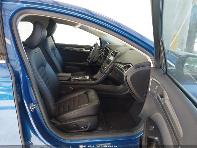 3FA6P0LUXHR183039 Ford Fusion Hybrid Se