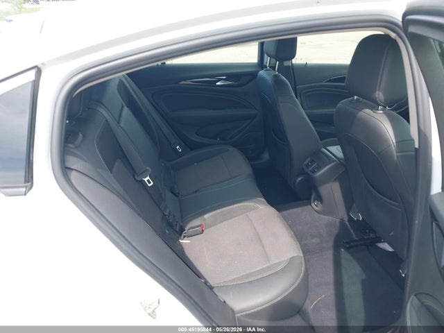 45195844 :رقم المزاد ، W04GM6SX4J1118123 vin ، 2018 Buick Regal Sportback Preferred Ii مزاد بيع
