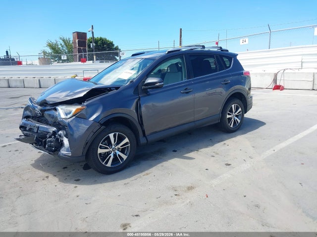 Toyota Rav4 Xle 2016 JTMWFREVXGJ068487 Image 2