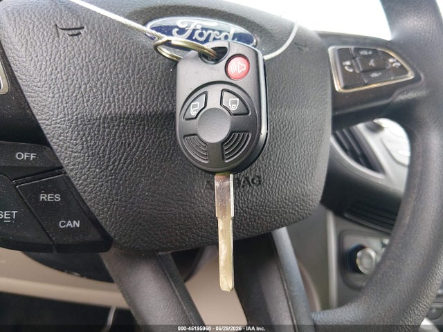 45195960 :رقم المزاد ، 1FMCU9G95HUE15986 vin ، 2017 Ford Escape Se مزاد بيع