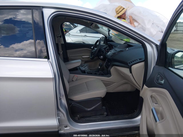 45195960 :رقم المزاد ، 1FMCU9G95HUE15986 vin ، 2017 Ford Escape Se مزاد بيع
