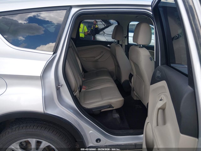 45195960 :رقم المزاد ، 1FMCU9G95HUE15986 vin ، 2017 Ford Escape Se مزاد بيع