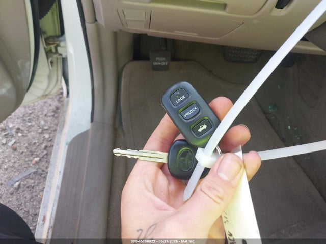 45196022 :رقم المزاد ، 4T1BE30K02U043046 vin ، 2002 Toyota Camry Xle مزاد بيع