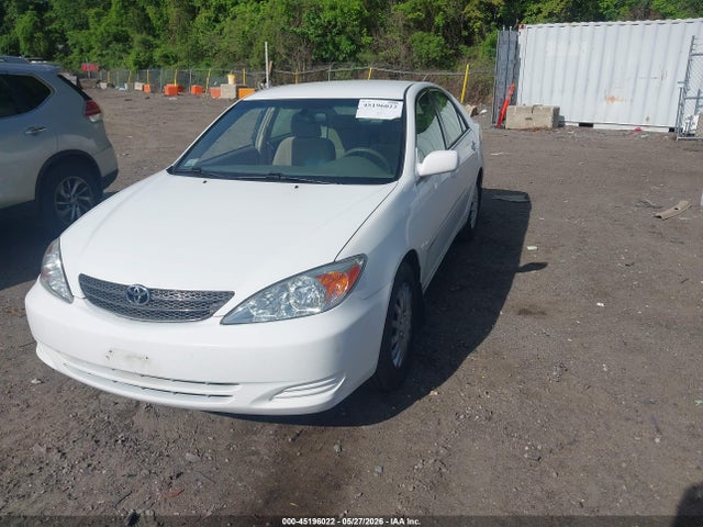 45196022 :رقم المزاد ، 4T1BE30K02U043046 vin ، 2002 Toyota Camry Xle مزاد بيع