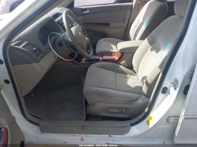 45196022 :رقم المزاد ، 4T1BE30K02U043046 vin ، 2002 Toyota Camry Xle مزاد بيع