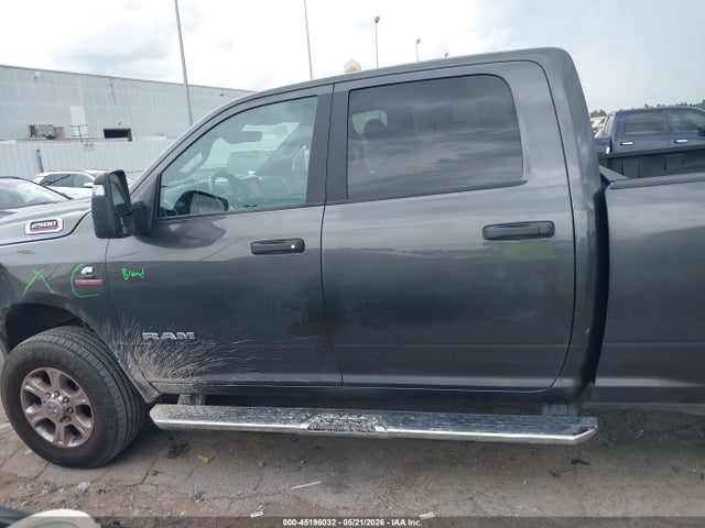 45196032 :رقم المزاد ، 3C6UR5DL1RG338645 vin ، 2024 Ram 2500 Big Horn  4x4 6'4 Box مزاد بيع