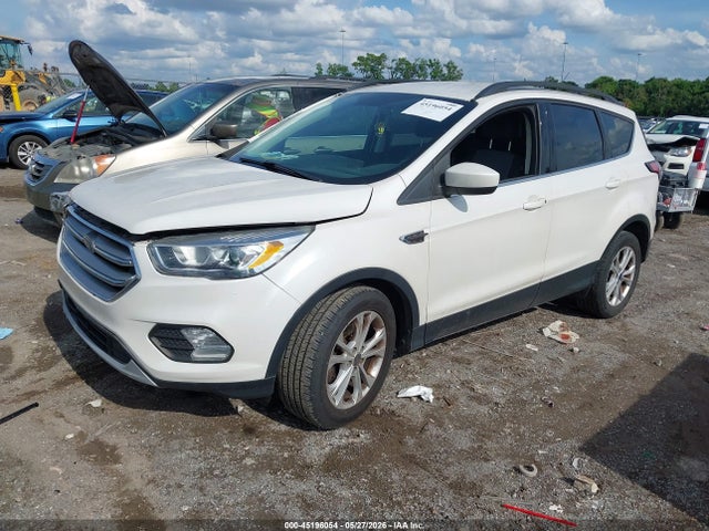 Продажа на аукционе авто 2017 Ford Escape Se, vin: 1FMCU0GD5HUC63580, номер лота: 45196054