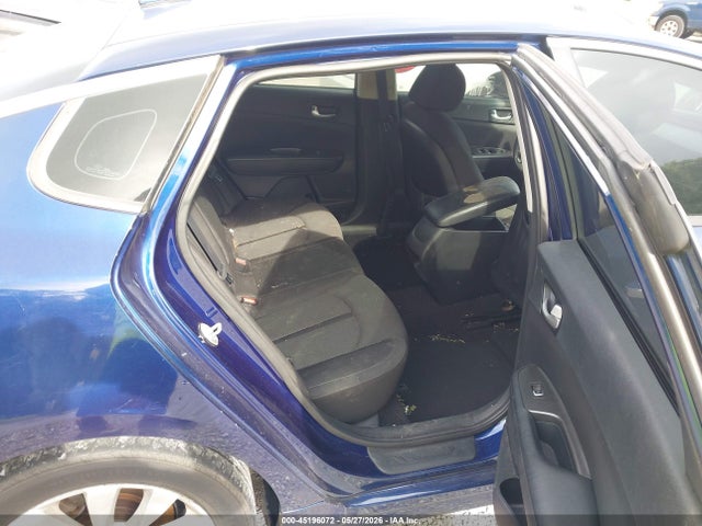 KIA Optima Lx 2017 5XXGT4L33HG122087 Image 8