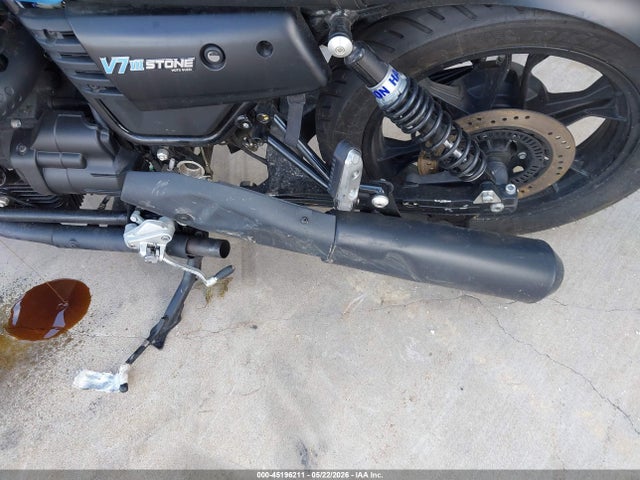 Moto Guzzi V7 Iii Stone 2017 ZGULDU000HM000087 Image 17