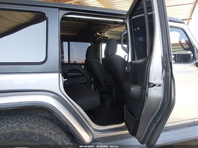 1C4HJXEN6LW153545 Jeep Wrangler Unlimited Sahara 4x4