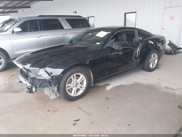 Ford Mustang V6 2014 1ZVBP8AM1E5256899 Image 2