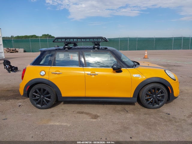 45196730 :رقم المزاد ، WMWXU3C51H2D32511 vin ، 2017 Mini Hardtop Cooper S مزاد بيع