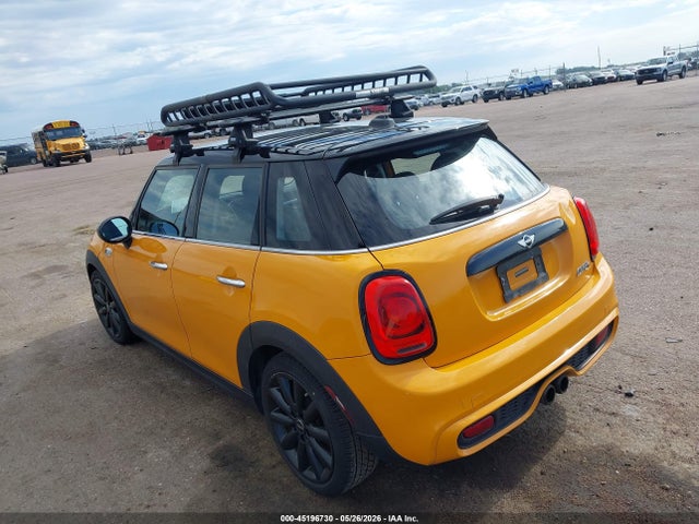 45196730 :رقم المزاد ، WMWXU3C51H2D32511 vin ، 2017 Mini Hardtop Cooper S مزاد بيع
