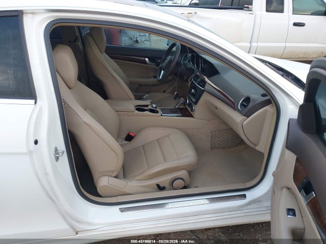 Продажа на аукционе авто 2014 Mercedes-benz C 250, vin: WDDGJ4HB3EG220777, номер лота: 45196814