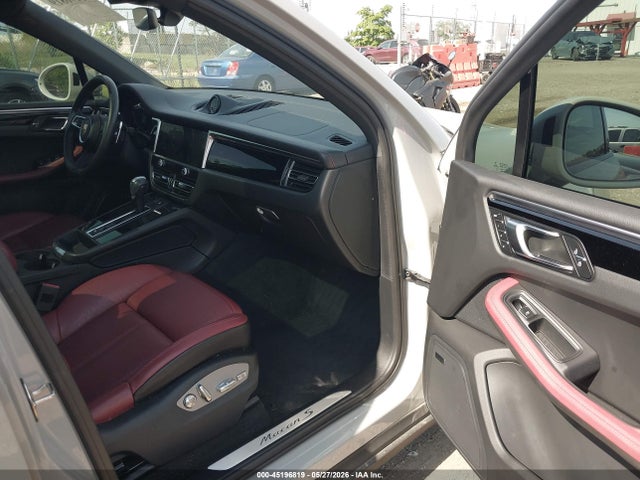 45196819 :رقم المزاد ، WP1AG2A50NLB21685 vin ، 2022 Porsche Macan S مزاد بيع