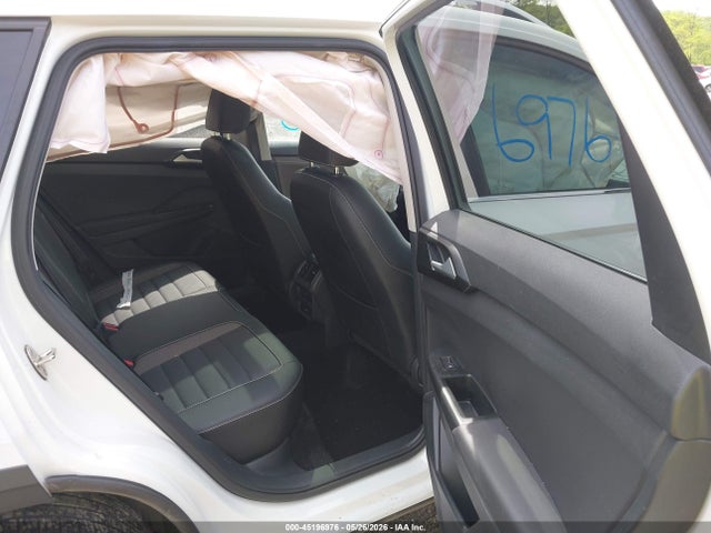 Продажа на аукционе авто 2022 Volkswagen Taos 1.5t Sel, vin: 3VV2X7B22NM085702, номер лота: 45196976