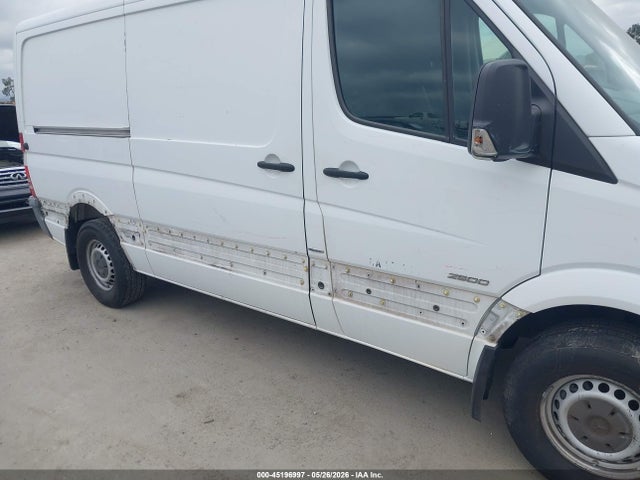 2014 Mercedes-benz Sprinter 2500 Normal Roof მანქანა იყიდება აუქციონზე, vin: WD3PE7DC8E5860973, აუქციონის ნომერი: 45196997