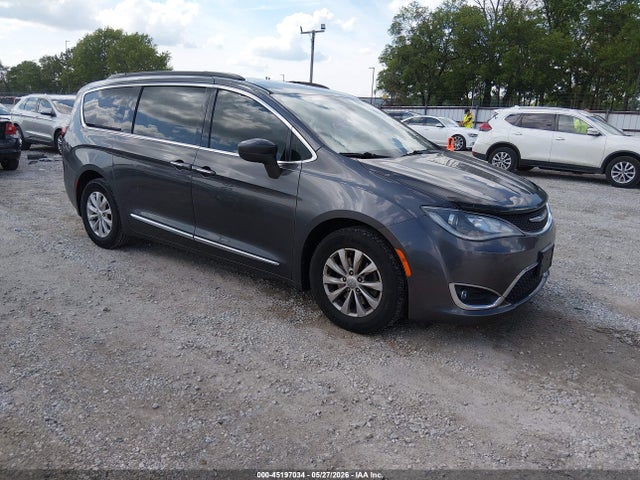 2017 Chrysler Pacifica Touring-l მანქანა იყიდება აუქციონზე, vin: 2C4RC1BG5HR667663, აუქციონის ნომერი: 45197034