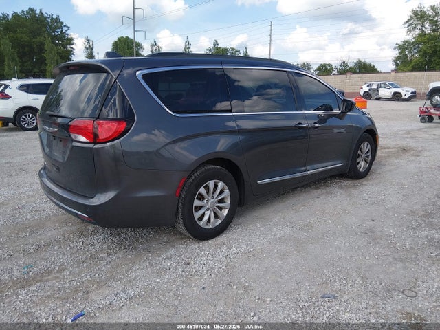 45197034 :رقم المزاد ، 2C4RC1BG5HR667663 vin ، 2017 Chrysler Pacifica Touring-l مزاد بيع