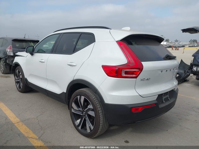 Volvo Xc40 B5 Plus Dark Theme 2025 YV4L12UC2S2452725 Image 3