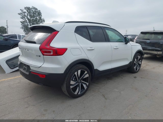 Volvo Xc40 B5 Plus Dark Theme 2025 YV4L12UC2S2452725 Image 4