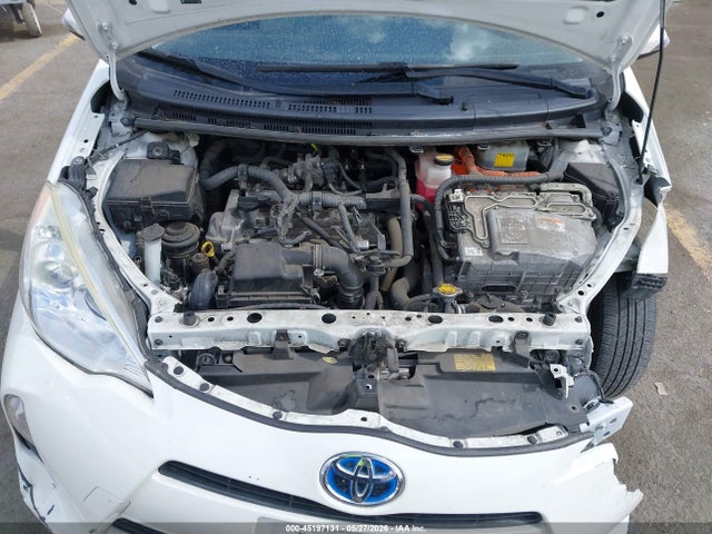 Toyota Prius C Three 2014 JTDKDTB3XE1074985 Image 10