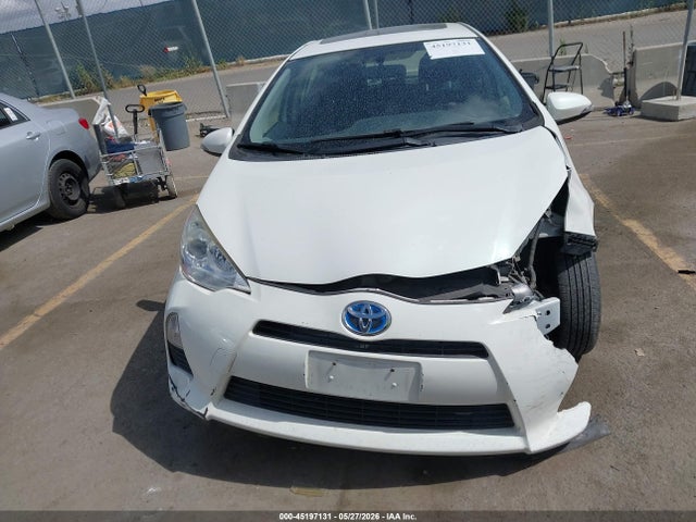 Toyota Prius C Three 2014 JTDKDTB3XE1074985 Image 13