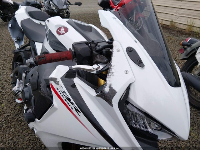 Honda CBR1000 RR 2026 JH2SC7711TK900462 Image 14